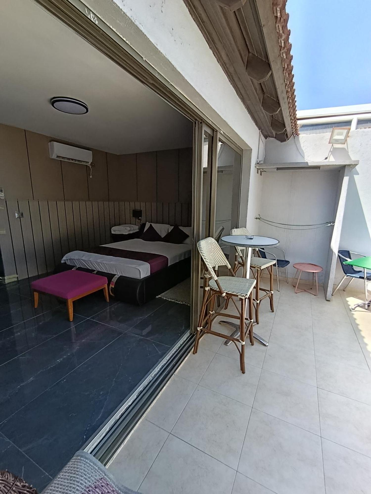 Penthouse Apartment On The Beach Bat Yam Bilik gambar